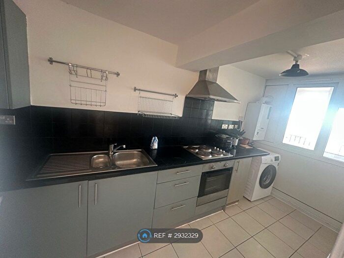 2 Bedroom Flat To Rent In Orchard House, Erith, DA8