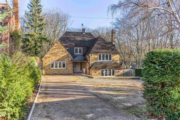 4 Bedroom Detached House For Sale In Bishops Road, Tewin, Welwyn, AL6