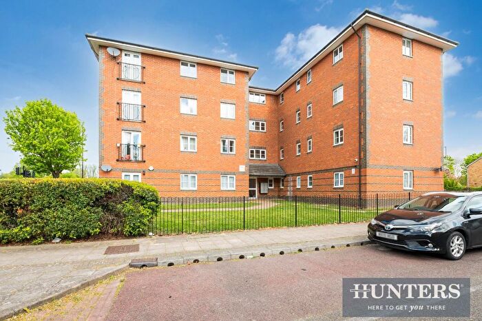 2 Bedroom Flat For Sale In Pelham Place, London, W13