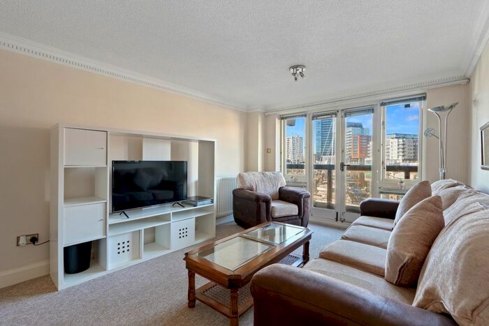 2 Bedroom Flat To Rent In Moorhead Court, Channel Way, Southampton SO14