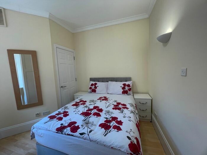 1 Bedroom Flat To Rent In White Horse Street, London, W1J