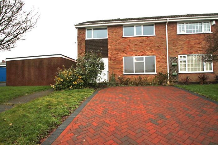 4 Bedroom End Of Terrace House To Rent In Moat Drive, Halesowen, B62