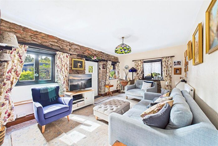 3 Bedroom Cottage For Sale In Kingshill, Nailsea, BS48