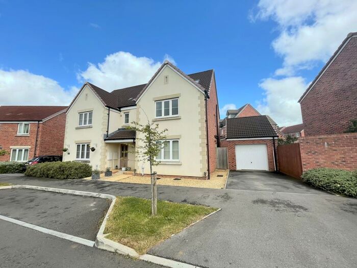 4 Bedroom Semi-Detached House To Rent In Fairwood, Coate, SN3