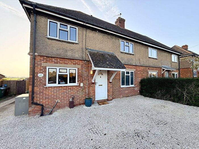 3 Bedroom Semi Detached House For Sale In Nash - Renovated Throughout, MK17