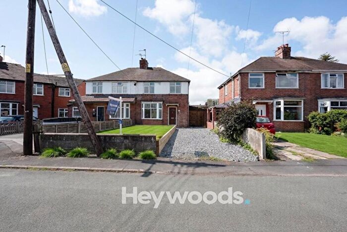3 Bedroom Semi-Detached House To Rent In Longfield Avenue, Stone, ST15