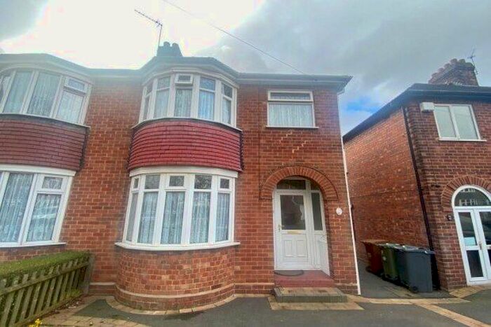 3 Bedroom Property To Rent In Coronation Avenue, Willenhall, WV13