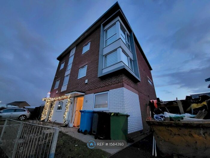 4 Bedroom Semi-Detached House To Rent In Aldridge Road, Manchester, M11