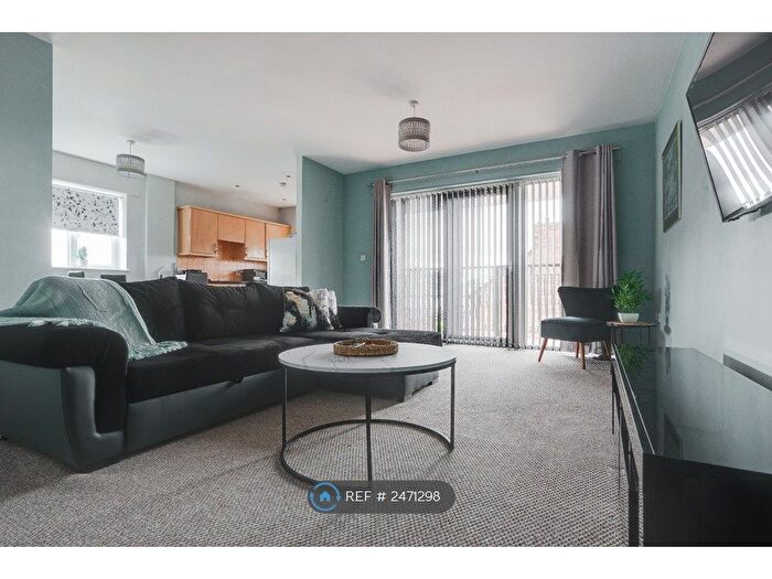 2 Bedroom Terraced House To Rent In Hyde Road, Manchester, M18