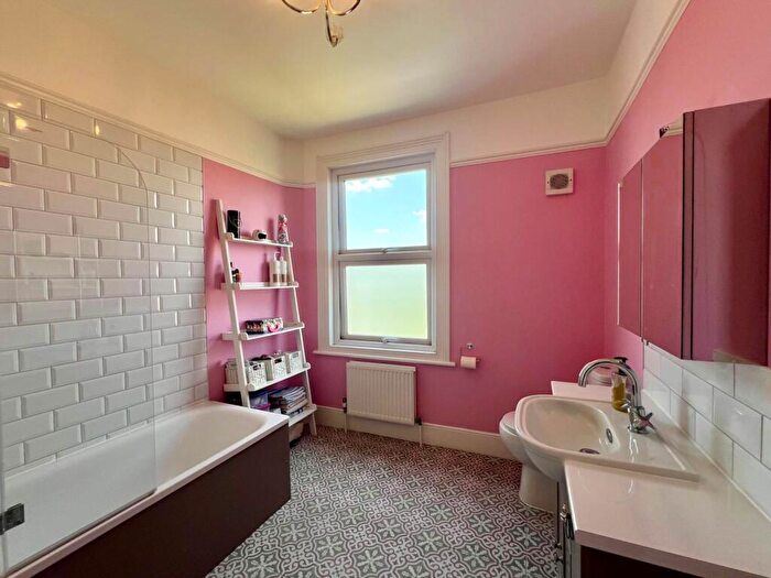 3 Bedroom Terraced House For Sale In Federation Road, Abbey Wood ** D Floorplan & Video Available **, SE2