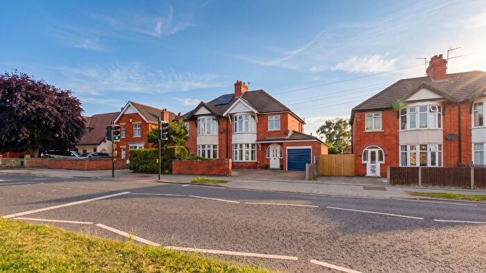 3 Bedroom Semi-Detached House For Sale In Boultham Park Road, Lincoln, LN6