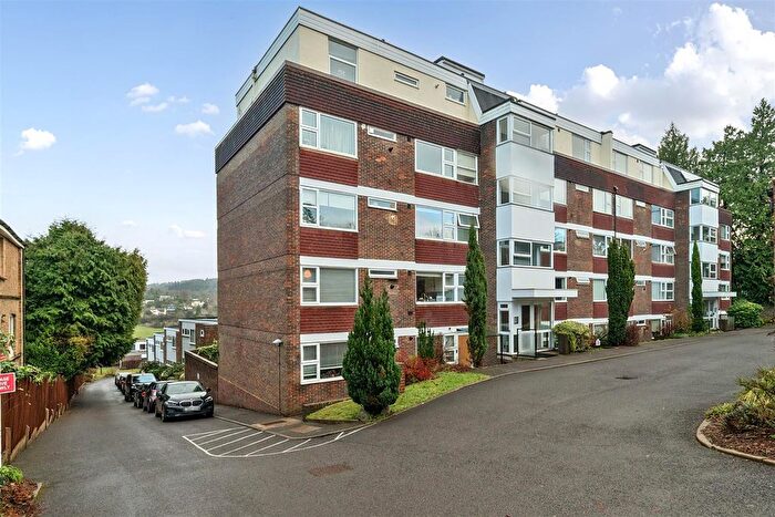 2 Bedroom Flat For Sale In The Meadows, Portsmouth Road, Guildford, GU2