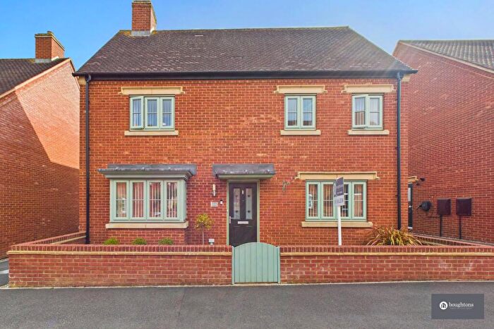4 Bedroom Detached House For Sale In Desdemona Way, Brackley, NN13