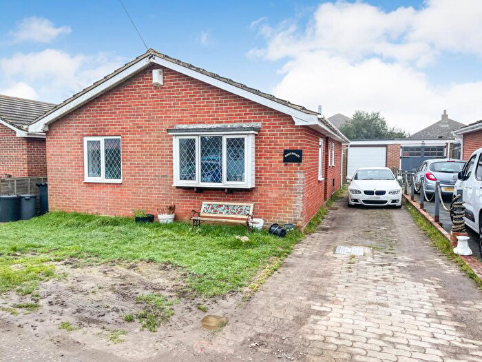 3 Bedroom Bungalow For Sale In Lagoon Road, Bognor Regis, PO21