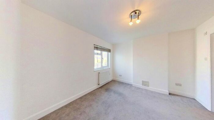 2 Bedroom Flat To Rent In Oldfields Road, North Cheam, Sutton, SM1