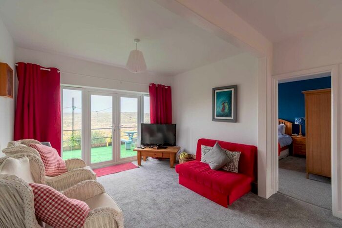 2 Bedroom Flat To Rent In Bloomfield Road, Bath, BA2