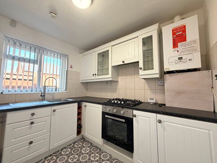 3 Bedroom Bungalow To Rent In Langtry Grove, Nottingham, NG7