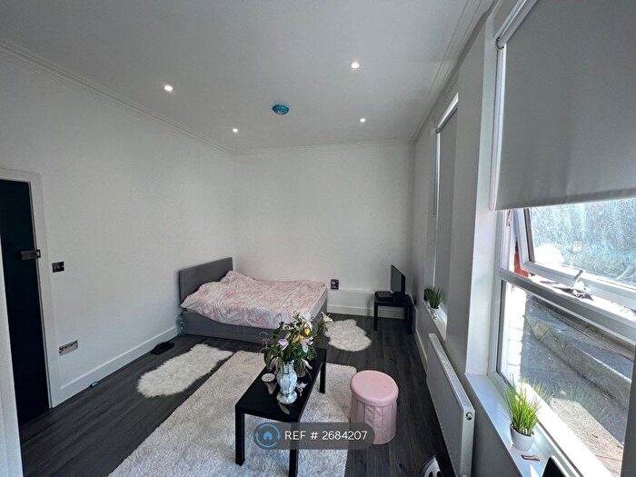 Studio To Rent In Tottenham Lane, London, N8