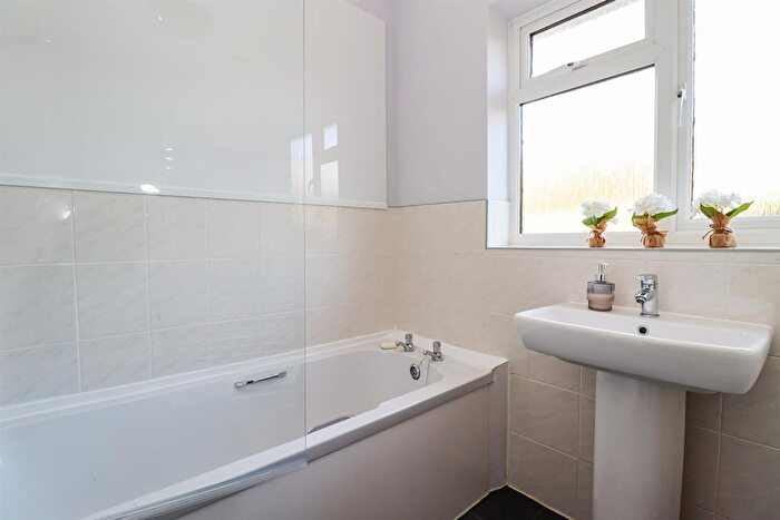 2 Bedroom Detached Bungalow For Sale In Church Vale Road, Bexhill-On-Sea, TN40