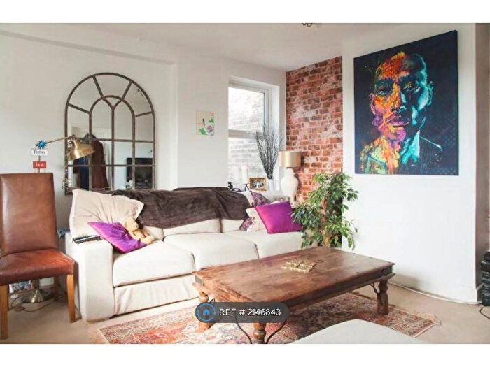 2 Bedroom Flat To Rent In Lilian Road, London, SW16