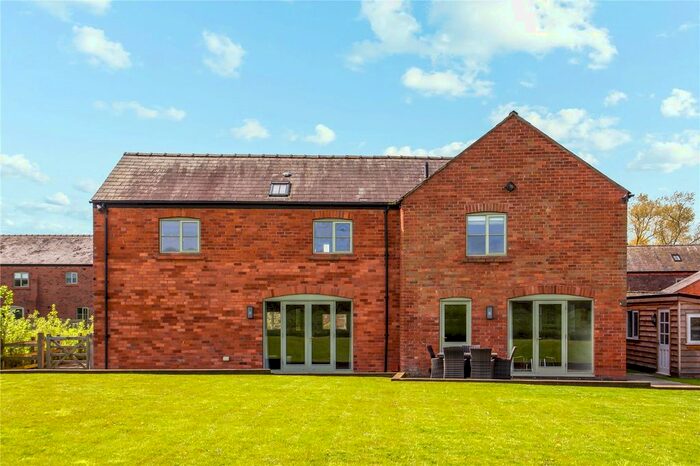 4 Bedroom Detached House To Rent In Cranshaw Lane, Widnes, Cheshire, WA8