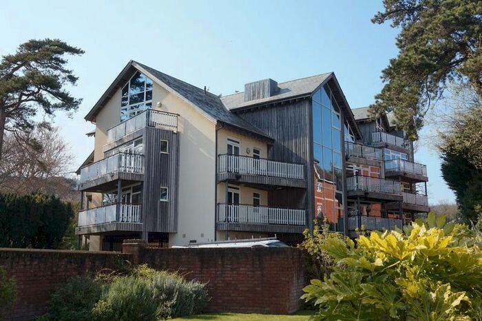 2 Bedroom Flat To Rent In Manor Road, Sidmouth, EX10