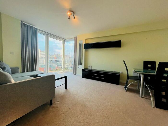 2 Bedroom Apartment To Rent In Spectrum (Block ) Blackfriars Road, Salford, M3