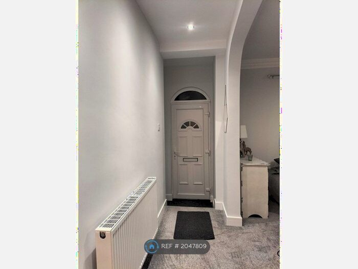 3 Bedroom End Of Terrace House To Rent In High Street, Royston, Barnsley, S71