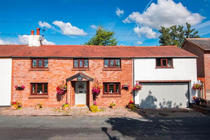 4 Bedroom Semi-Detached House For Sale In Moss House Lane, Much Hoole, Preston, PR4