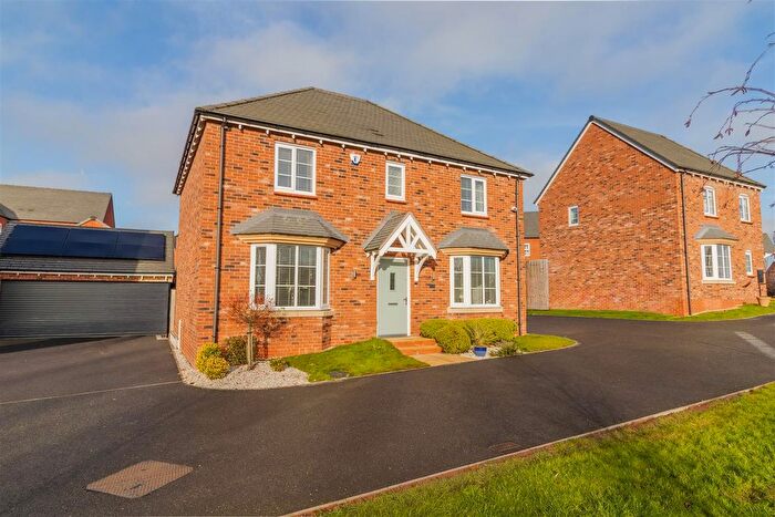 4 Bedroom Detached House For Sale In The Locks Long Itchington, Southam, CV47