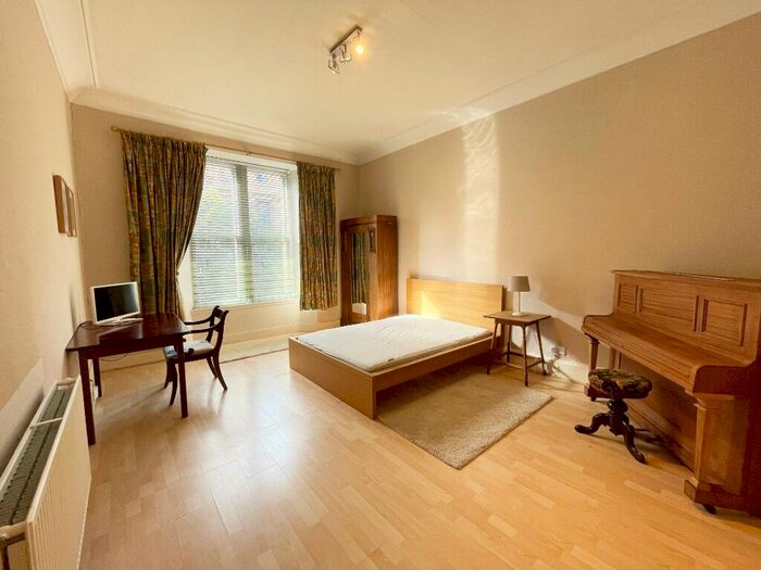 2 Bedroom Flat To Rent In Dumbarton Road, Partick, Glasgow, G11