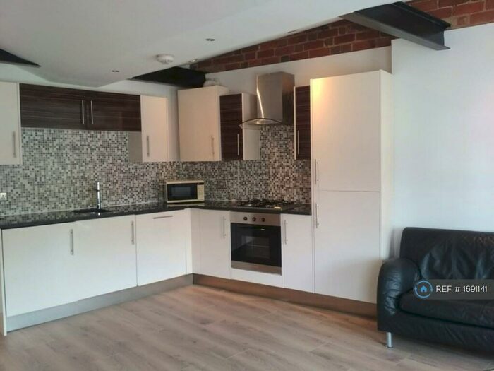 1 Bedroom Flat To Rent In Oswald House, Reading, RG1