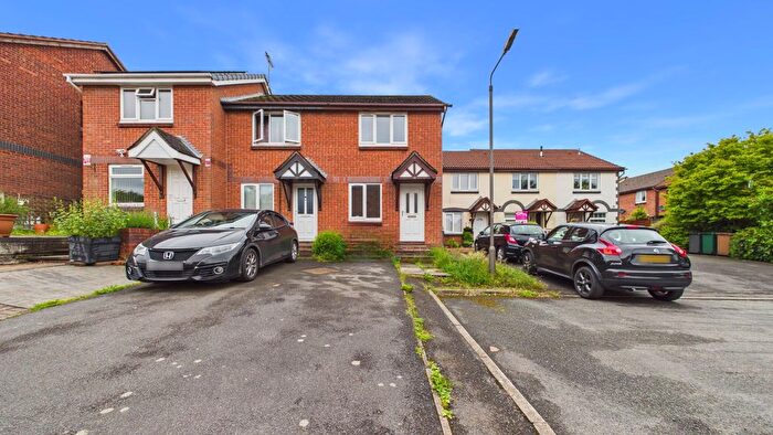2 Bedroom End Of Terrace House For Sale In Wye Dale, Church Gresley, Swadlincote, Derbyshire, DE11