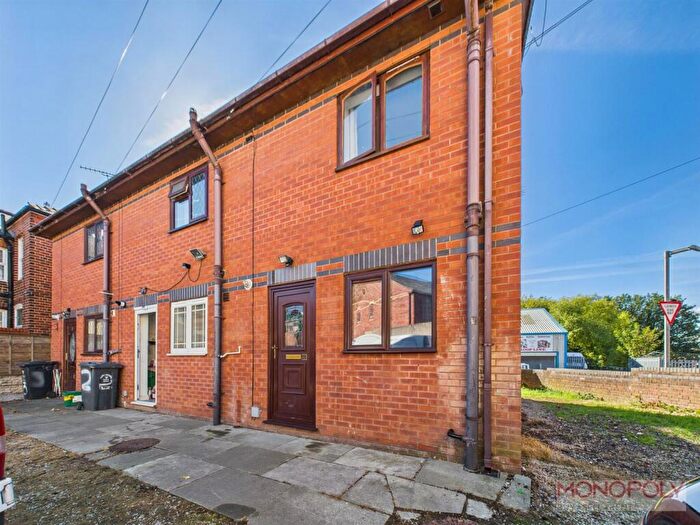 2 Bedroom House To Rent In Smithfield Road, Wrexham, LL13