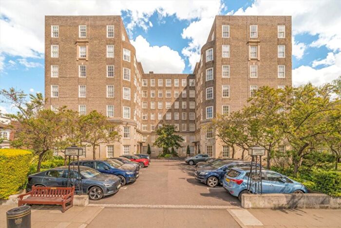 3 Bedroom Flat To Rent In Circus Road, St. John's Wood, NW8