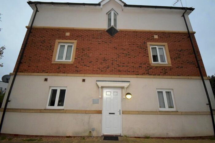 5 Bedroom Terraced House To Rent In Mosquito Way, Hatfield, AL10