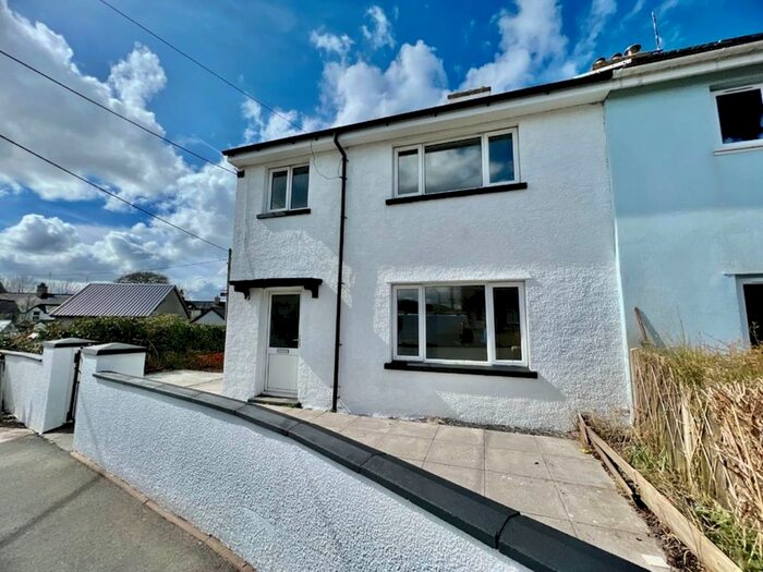 3 Bedroom End Of Terrace House For Sale In Heol Y Bannau, Pontrhydfendigaid, Ystrad Meurig, SY25