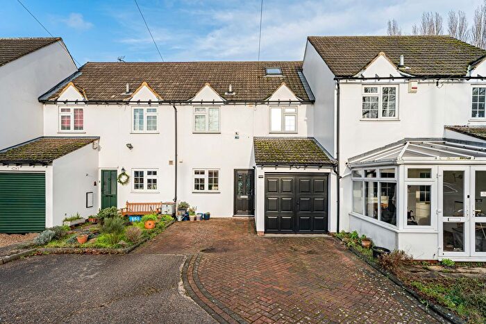 4 Bedroom Terraced House For Sale In Mill Road, Bletchley, Milton Keynes, MK2