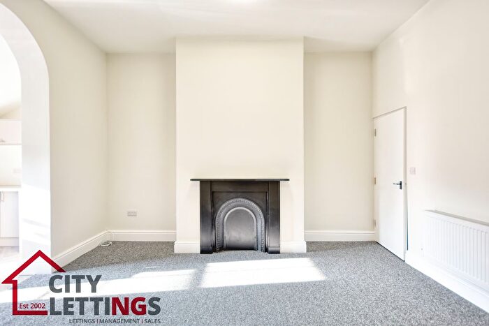 2 Bedroom Flat To Rent In Mansfield Road, City Centre, NG1