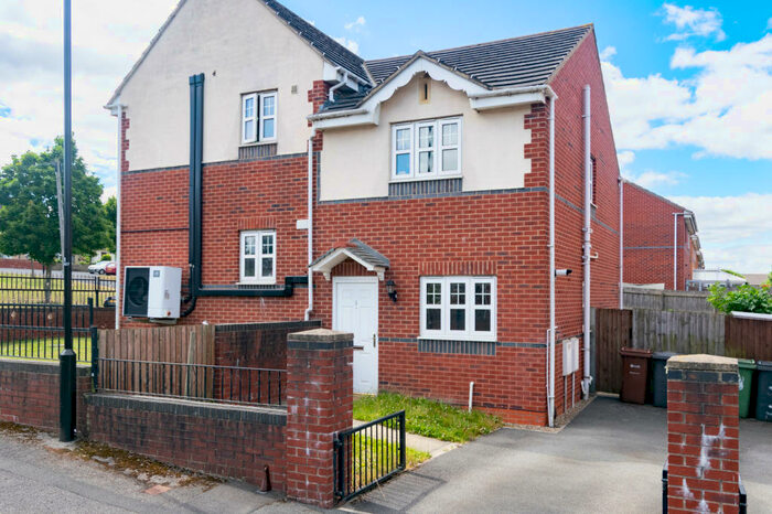 2 Bedroom Semi-Detached House To Rent In Cartmell Court, Leeds, LS15
