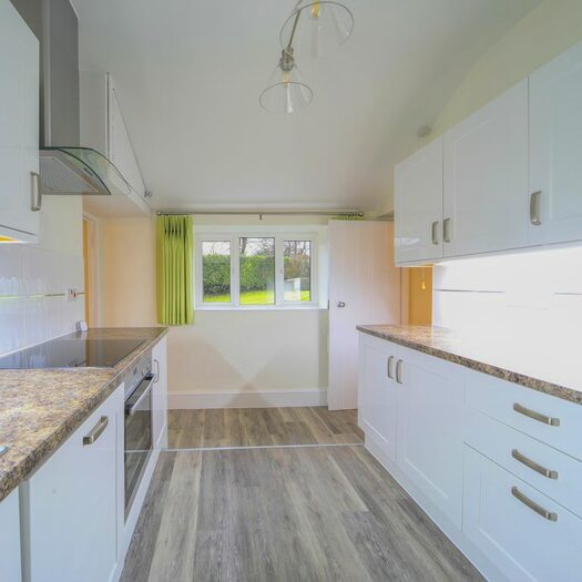 3 Bedroom Semi-Detached House To Rent In Ashton Hill Farm Cottages, Failand, BS8