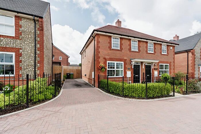 3 Bedroom Semi-Detached House For Sale In Holmwood Way, Littlehampton, BN16