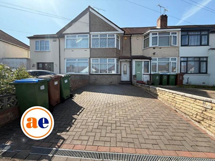 2 Bedroom Property For Sale In Parkside Avenue, Bexleyheath, DA7