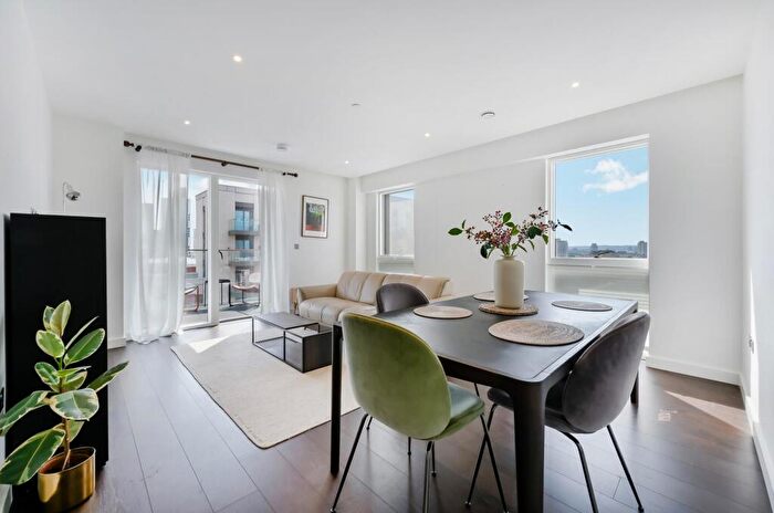 2 Bedroom Apartment To Rent In Senate Building, Lexington Gardens, London, SW11