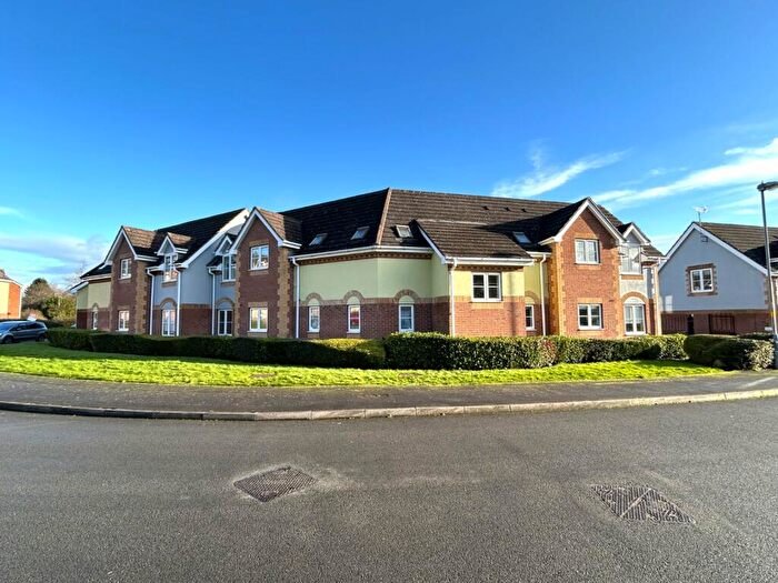 1 Bedroom Flat To Rent In Warren House Court, Warren House Walk, Sutton Coldfield, West Midlands, B76