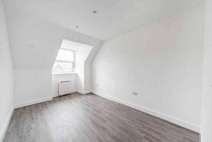 2 Bedroom Flat To Rent In Bridge Street, Pinner, HA5