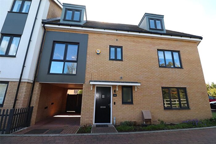 4 Bedroom Terraced House For Sale In Fairlawn Crescent, Greenhithe, DA9