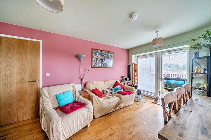 2 Bedroom Flat For Sale In Harefields, Oxford, Oxfordshire, OX2