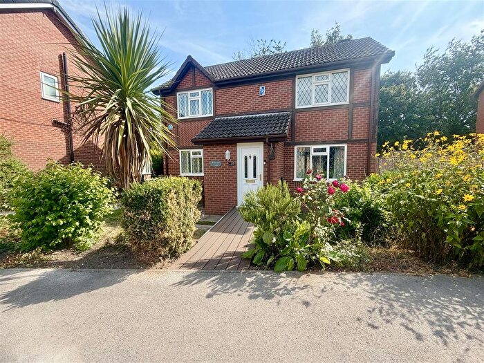 3 Bedroom Detached House For Sale In Cromwell Rise, Kippax, Leeds, LS25