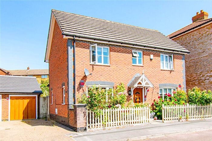 4 Bedroom Detached House For Sale In Claremont Crescent, Newbury, Berkshire, RG14